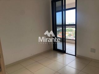 Apartamento Para Alugar com 3 quartos sendo 1 suíte no bairro Santa Mônica em Feira De Santana