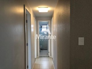 Apartamento Para Alugar com 3 quartos sendo 1 suíte no bairro Santa Mônica em Feira De Santana