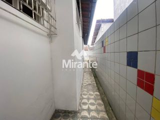 Casa Para Alugar com 3 quartos sendo 1 suítes no bairro Capuchinhos em Feira De Santana