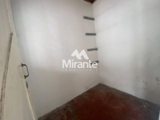 Casa Para Alugar com 3 quartos sendo 1 suítes no bairro Capuchinhos em Feira De Santana