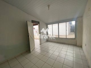 Casa Para Alugar com 3 quartos sendo 1 suítes no bairro Capuchinhos em Feira De Santana