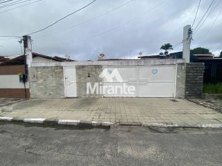 Casa Para Alugar com 3 quartos sendo 1 suítes no bairro Capuchinhos em Feira De Santana