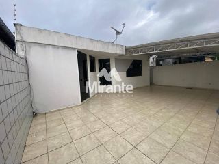 Casa Para Alugar com 3 quartos sendo 1 suítes no bairro Capuchinhos em Feira De Santana