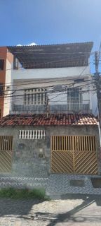 EXCELENTE CASA À VENDA COM 3 PAVIMENTOS