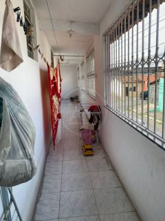 EXCELENTE CASA COM PONTO COMERCIAL Á VENDA