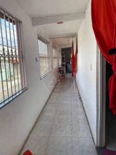 EXCELENTE CASA COM PONTO COMERCIAL Á VENDA