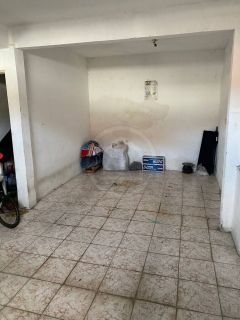 EXCELENTE CASA COM PONTO COMERCIAL Á VENDA