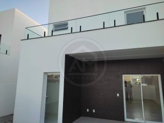 CASA NO CONDOMINIO SOL E PRAIA RESIDENCIAL - com pavimento superior