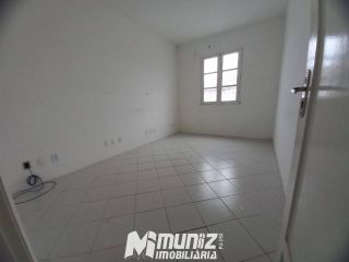 ALUGA-SE EXCELENTE PONTO COMERCIAL NA AV. HERMES FONTES