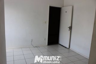 vende-se otimo apt no Cond Mais Viver Pacifico