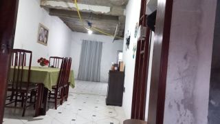 vende-se casa com 2 pavimentos no Eduardo Gomes