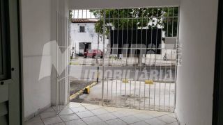 VENDE-SE CASA DESOCUPADA NA RUA CARRO QUEBRADO (AV. EDELZIO VIEIRA DE MELO